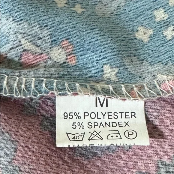 Be Happy Boutique Block print Top- size Med - Picture 6 of 7